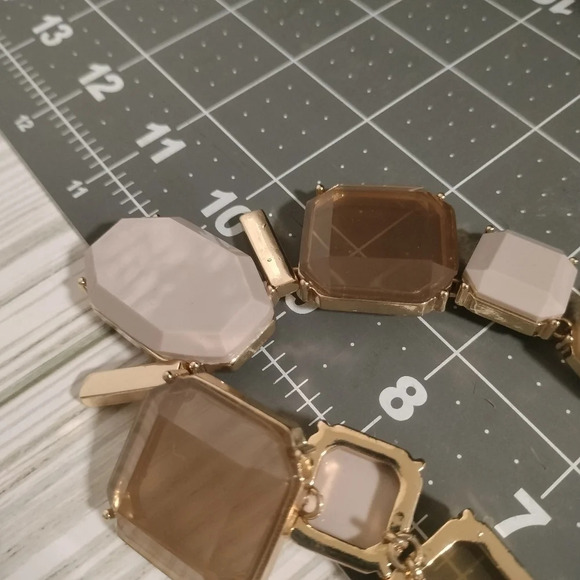 Signed Tan/Taupe Chunky Fashion Statement Gold Tone Necklace 18" - Picture 7 of 9